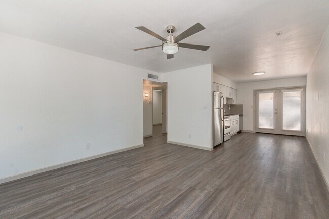 Building Photo - $0 First Month Rent! Remodeled 2 Bed Casita w/ Private Patio, W/D & Pool