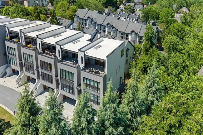Building Photo - 914 Lenox Blvd