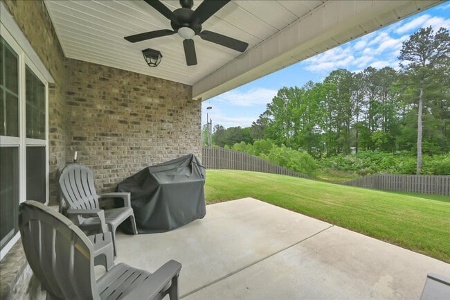 Building Photo - 3 Bedroom, 2 Bath brick home.