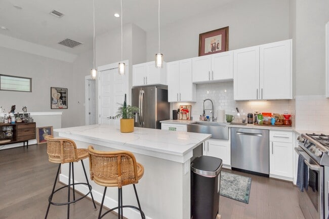 Building Photo - 1919 Gano St