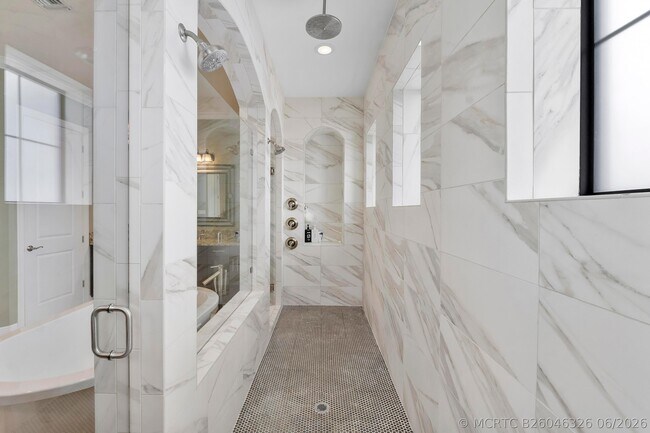 Building Photo - 11525 NW 81st Pl