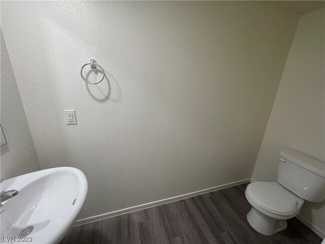 Building Photo - 9923 Florence Hills St