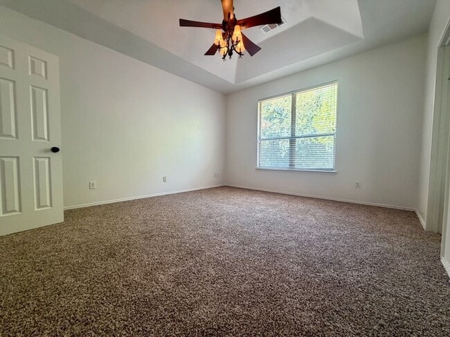 Building Photo - 5919 Waterford Dr