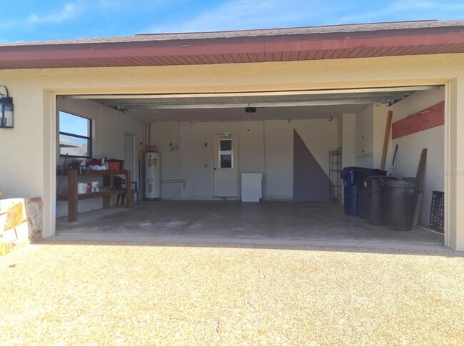 Building Photo - 5831 Monroe Rd