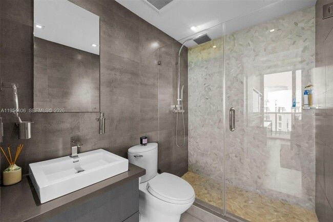 Building Photo - 5875 Collins Ave