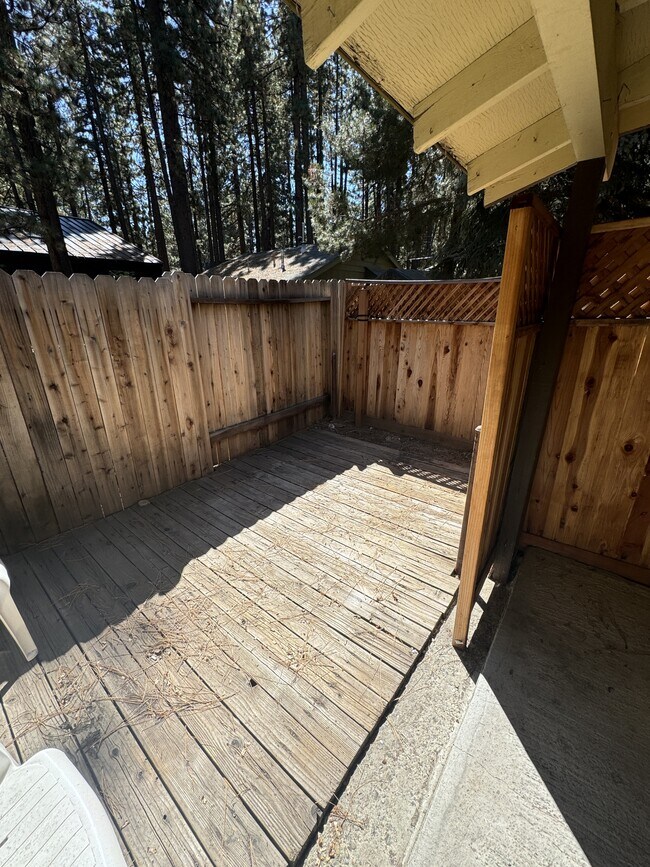 Building Photo - 2708 Armstrong Ave