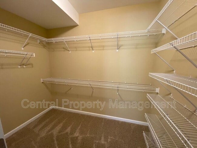Building Photo - 53 Barnwood Cir
