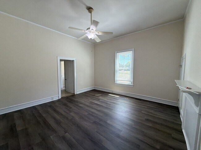 Building Photo - RENTAL HOME 3BD/2BTH