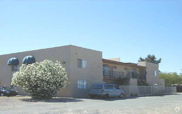 Building Photo - Del Monte