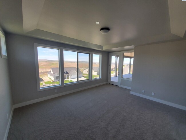 Building Photo - FOR RENT SOUTHCLIFFE