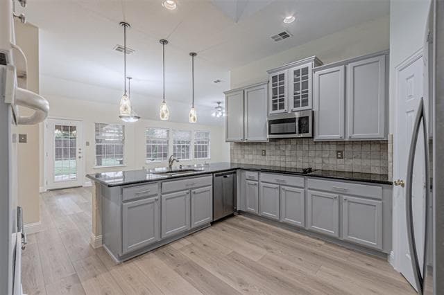 Building Photo - 10601 Robincreek Ln