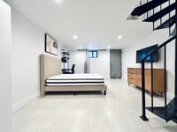Building Photo - Furnished room/NOT APARTMENT