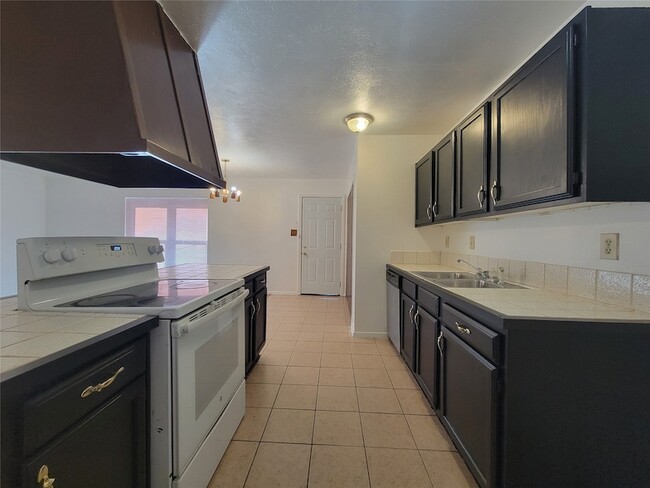 Building Photo - 424 Green Canyon Dr