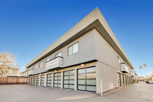 Building Photo - 1662 Hollenback Avenue-12