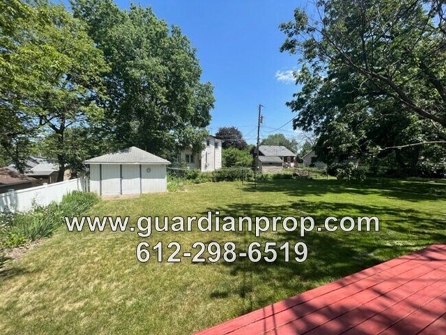 Building Photo - House Available August 1, Updated Kitchen ...