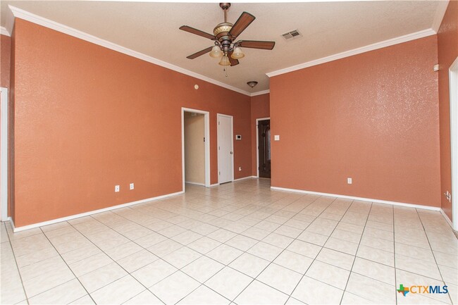 Building Photo - 4001 Kali Dr