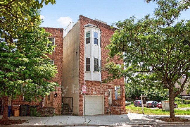 Building Photo - 1125 Race St