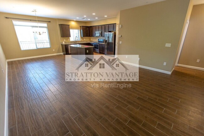 Building Photo - 240 W Juniper Ave