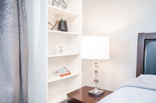 Building Photo - 215 Piedmont Ave NE