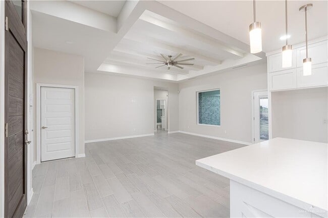 Building Photo - 16 Sherman St