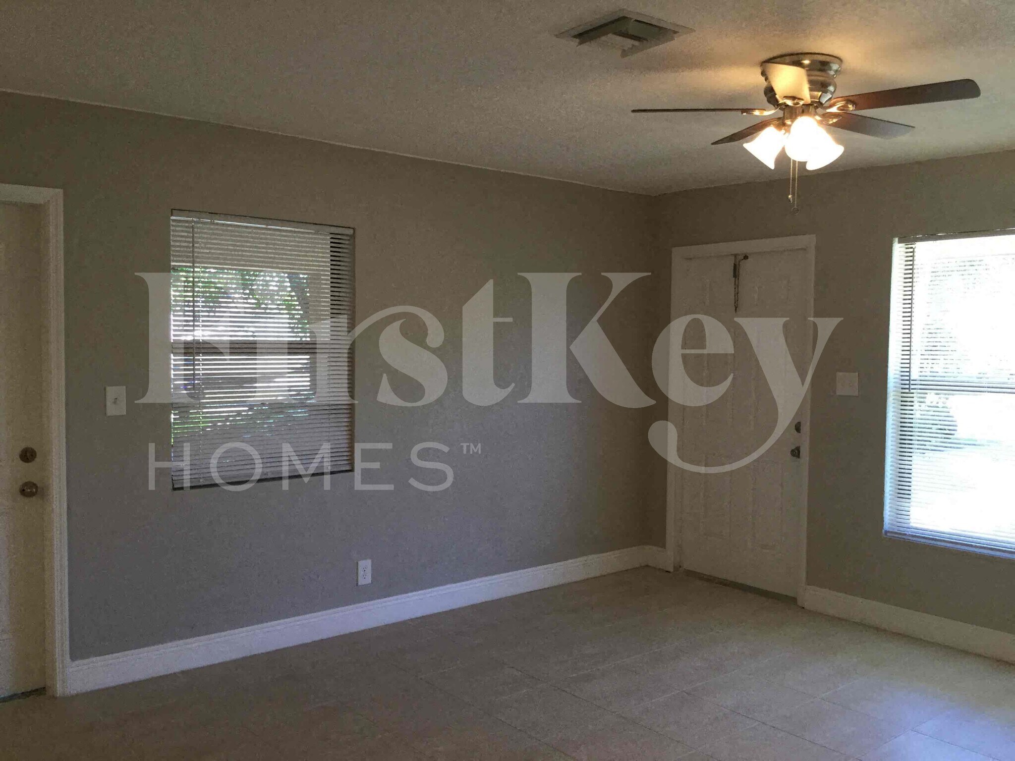 Building Photo - 2610 SW 5th St