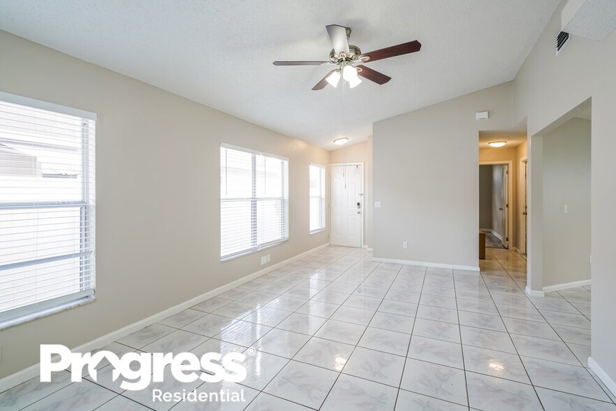Building Photo - 9710 Red Clover Ave