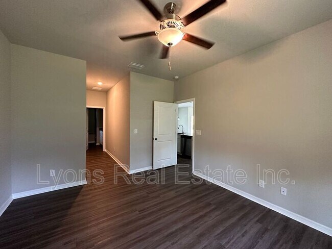Building Photo - 2492 Sparkle Ln