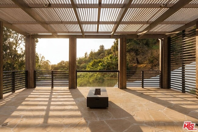 Building Photo - 1105 Rivas Canyon Rd