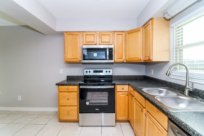 Building Photo - 1312 Nelson Pl