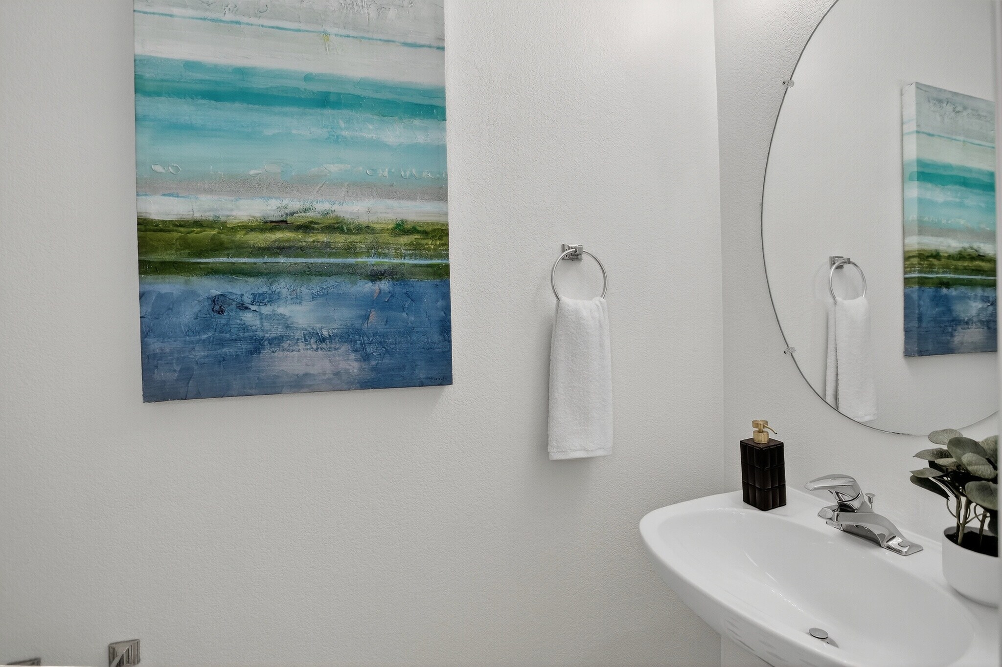 Building Photo - 4054 Perth St