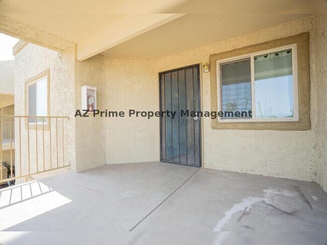 Building Photo - 2220 W Dora St