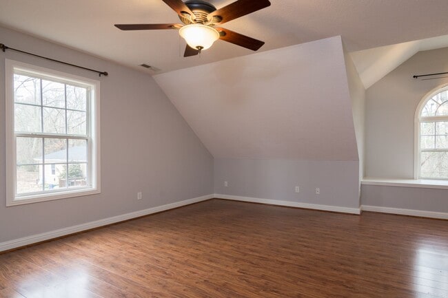 Building Photo - Central AVL - Beautiful 3/2 Cape Cod