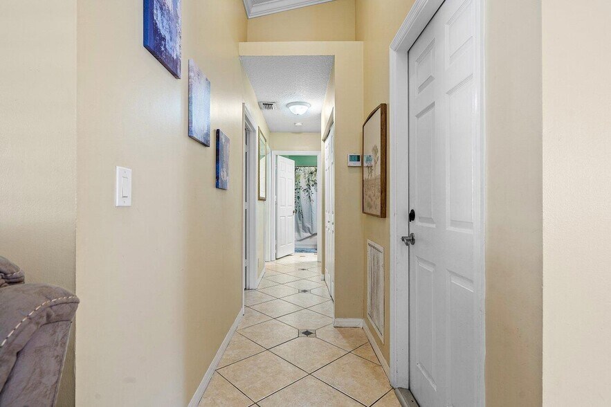 Building Photo - 177 Heming Way