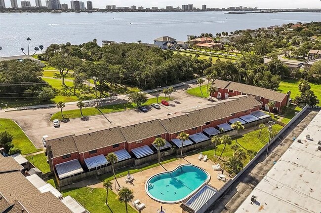 Building Photo - Rental Unit in Daytona Beach offering easy access to major roadways including I-95 and I-4