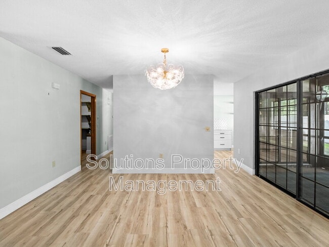 Building Photo - 751 Greenwood Manor Cir