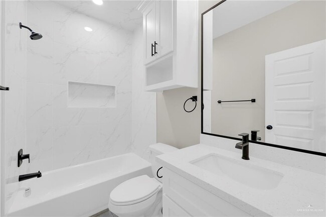 Building Photo - 12 Crestview St