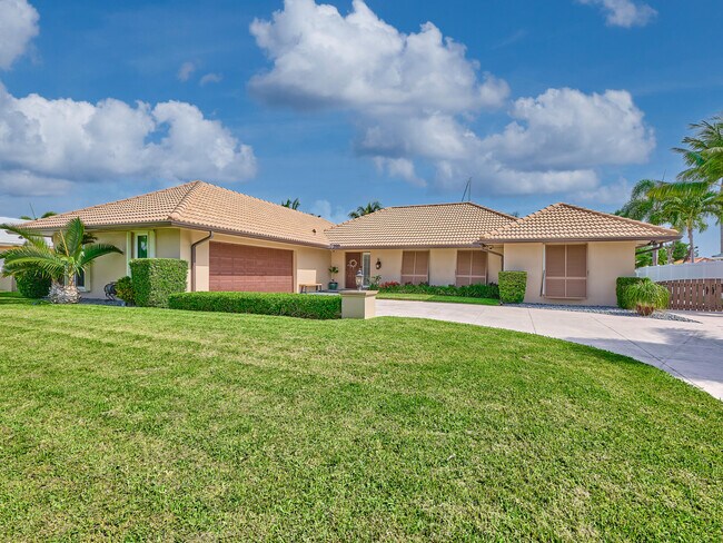 Primary Photo - 1090 Fairview Ln