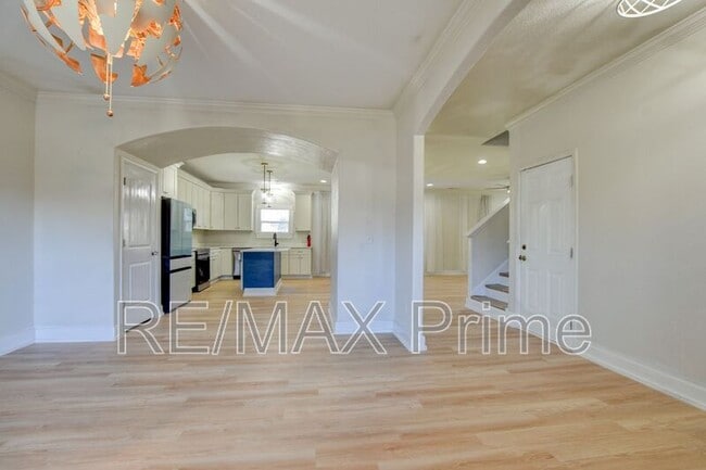 Building Photo - 8028 Glade Rd