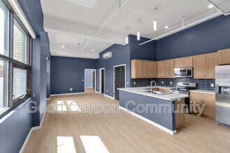 Building Photo - 401 Central