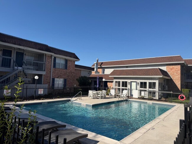 Building Photo - 2250 Bering Dr