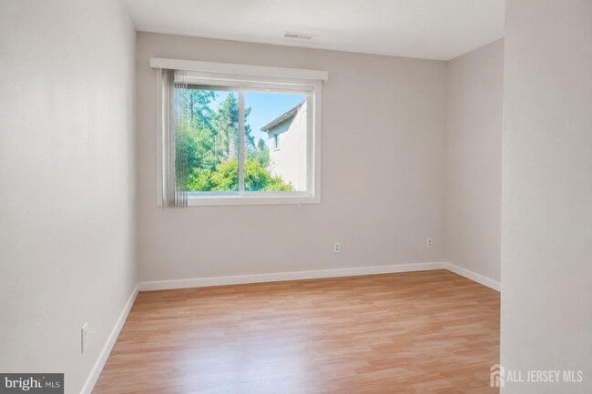 Building Photo - 2210 Sayre Dr