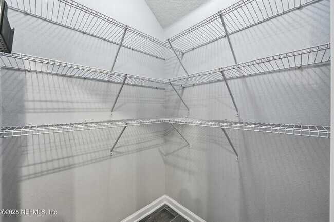 Building Photo - 292 Servia Dr