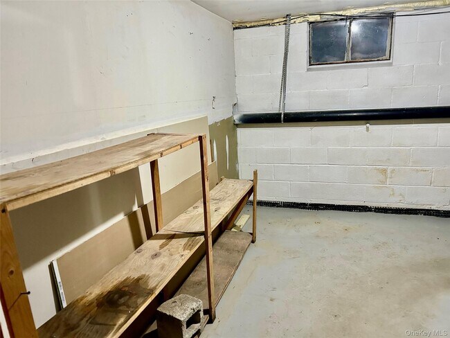 Building Photo - 102 Overocker Rd