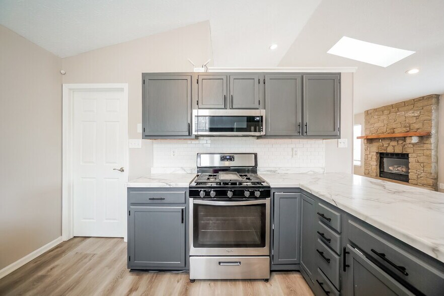 Building Photo - 7068 Carrie Dr