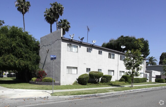 Building Photo - 2037 E Wilshire Ave