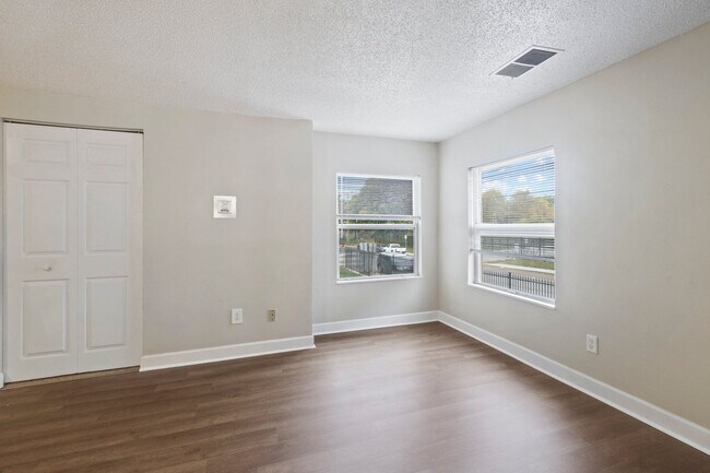 Building Photo - 3609 Balsam Ave