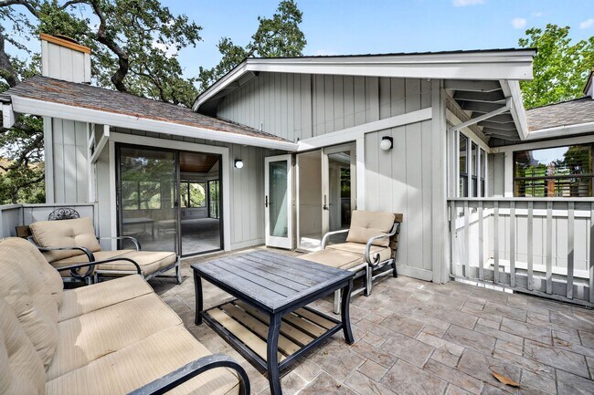 Building Photo - 1837 Lackland Dr