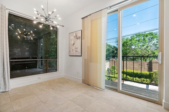 Building Photo - 5602 San Felipe St