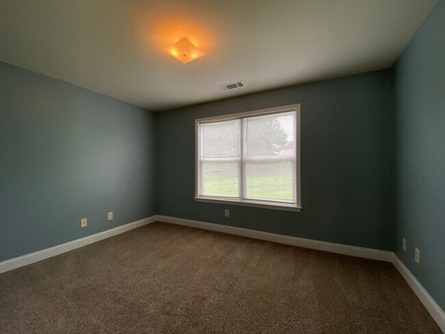 Building Photo - Home for Rent in Woodstock! View with 48 H...