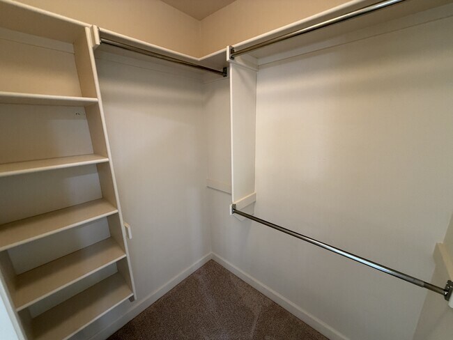 Building Photo - 1417 Puritan Dr